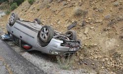 Karaman'da Takla Atan Otomobildeki 2 Kişi Ölümden Döndü