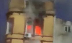 Kasımpaşa'da Havai Fişeğin Daireyi Yakma Anı Kamerada