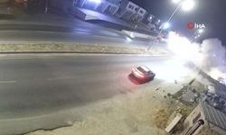 Kontrolden çıkan araç AVM otoparkına düştü, o anlar kamerada