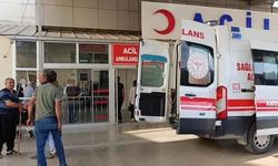 Kozan'da Devrilen Traktörün Altında Kalan Muhtar Ağır Yaralandı