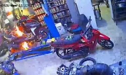 Kula'da motosiklet tamirhanesinde çıkan yangın müşterinin müdahalesiyle söndürüldü