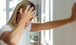 Kulak Çınlaması Beyin Tümörü Belirtisi Olabilir Mi? Uzmanlar Uyarıyor