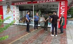 Malatya'da Şiddetli Fırtına Ağaçları Devirip İş Yerlerinin Camlarını Kırdı