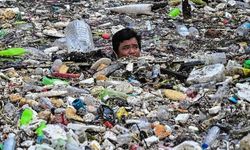Manila'da Sel Felaketi Çöpleri Sokaklara Taşıdı: Çevre Krizi Derinleşiyor