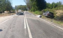 Manisa Demirci'de Şerit İhlali Kazası: 2 Kardeş Hayatını Kaybetti, 2 Kişi Yaralandı