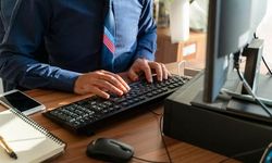 Patrona Gönderilen Sitem Dolu E-posta İstifa Sayıldı, Tazminatsız İşten Çıkarıldı