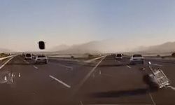 Rüzgardan Uçan Portbagajlar Trafikte Tehlike Oluşturuyor