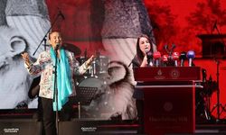 Sabahat Akkiraz'ın Sahne Performansı DEM Parti Lideri Tülay Hatimoğulları'nın Töreni Terk Etmesine Neden Oldu
