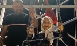 Salıncağa Binen Teyzenin Neşesi Görenleri Güldürdü
