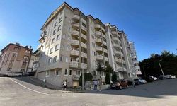 Sivas'ta Apartman Sakinlerinin Bahçe Duvarı İçin Yol ve Kaldırım Tartışması