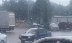 Sivrihisar'da Sağanak Yağmur Sıcaktan Bunalanları Rahatlattı