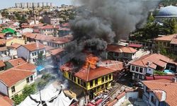 Tarihi Odunpazarı Evleri'nde çıkan yangında 2 kişi dumandan etkilendi
