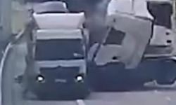 Tırların Karıştığı Ağır Kaza Kameralara Yansıdı