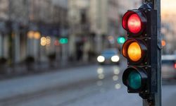 Trafik Işıklarının Kırmızı, Sarı ve Yeşil Renkleri Neden Tercih Ediliyor?
