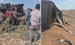 Uzunköprü'de Buğday Yüklü Kamyon Devrildi: Sürücü Yaralandı