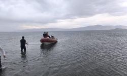Van Gölü'nde Sürüklenen 3 Kişi Kurtarıldı