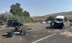 Van Muradiye'de İki Araç Çarpıştı: 2 Ölü, 9 Yaralı