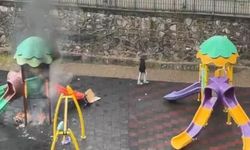 Zonguldak'ta Üşüdüklerini Söyleyen 3 Çocuk Park Kaydırağını Ateşe Verdi