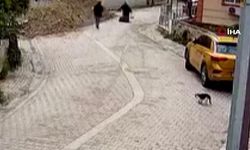 76 yaşındaki kadın rögara düşme anı güvenlik kamerasında