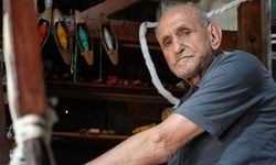 84 Yaşındaki Kilim Ustası Küçük Dükkanından Dünya Çapında Üretim Yapıyor