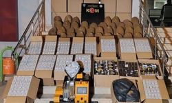 Afyonkarahisar'da kaçak tütün ve makaron operasyonunda 3 kişi gözaltına alındı