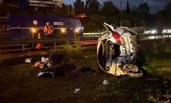 Anadolu Otoyolu Hendek geçidinde otomobil devrildi: 1 kişi yaşamını yitirdi, 4 kişi yaralandı