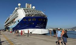 Bodrum Limanı'na 2 Kruvaziyer Yanaştı, 2 Bin 484 Turist İlçeye Akın Etti