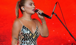Demet Akalın Son Konserinde Taciz İddiasını Anlattı