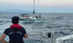 Demre açıklarında motor arızası yaşayan İngiltere bayraklı teknedeki İsrailli iki kişi kurtarıldı