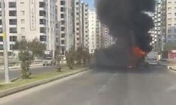 Diyarbakır'da Seyir Halindeki Belediye Otobüsü Alev Aldı