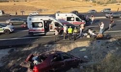 Elmadağ'da Kontrolünü Kaybeden Otomobil Karşı Şeritteki Araçlara Çarptı: 1 Ölü, 7 Yaralı