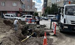 Erzurum'da Şerif Efendi Caddesi Kanalizasyon Hattı Yenilendi