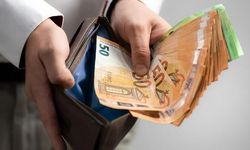 Euro/TL serbest piyasada 55,79 TL seviyesine geriledi