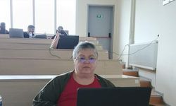 Kanserle mücadele eden Gönül Kahvecioğlu 56 yaşında üniversiteyi bitirip stajını tamamladı