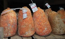 Karaman'da 6 Ay Mağarada Olgunlaştırılan Divle Obruk Peyniri Kilosu 1.700 TL'ye Satılıyor