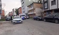 Kars'ta motosikletli saldırgan 2 kişiyi silahla yaraladı