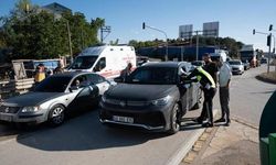 Kastamonu'da cip ile hafif ticari araç kavşakta çarpıştı, 2 kişi yaralandı