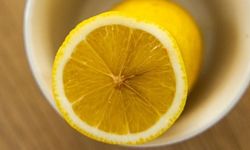 Kesilmiş Limonu Su İçinde Saklamak 7 Gün Tazeliğini Koruyor