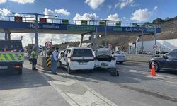 Kuzey Marmara Otoyolu Odayeri gişelerinde 4 araçlı zincirleme kaza: 2 kişi yaralandı
