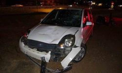 Manavgat'ta motorlu bisiklet ile otomobilin çarpışması sonucu 1 kişi yaralandı