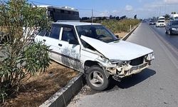 Manavgat'ta refüjde asılı kalan araçla kaza yaşandı