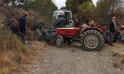 Manisa Demirci'de traktör devrildi: 2 kişi yaşamını yitirdi, 3 kişi yaralandı