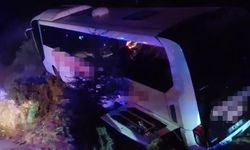 Manisa'da yolcu otobüsü devrildi: 18 kişi yaralandı