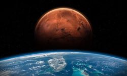 Mars'ın İç Yapısında Sıcaklık Farkı: Güney Yarımküre Kısmen Erimiş Olabilir