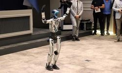 Melikgazi Belediyesi'nin İnsansı Robotu MEGA Göreve Başladı