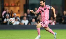 Messi'den etkileyici frikik golü