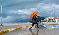 Meteoroloji 15 il için sağanak ve toz taşınımı uyarısı yaptı