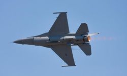 Michigan'da ABD Ordusu F-16 Savaş Uçağı Düştü, Pilot Kurtuldu