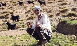 Muş'ta 60 yaşındaki Medeni Kortaş, köyüne dönerek hayvancılıkla geçimini sağlıyor