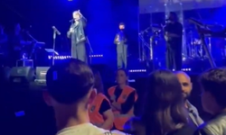 Oğuzhan Koç Edirne'deki festivalde sigara içene tepki gösterip konserini yarıda kesti
